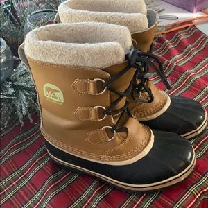 Boys Sorel boots, Worn one winter!